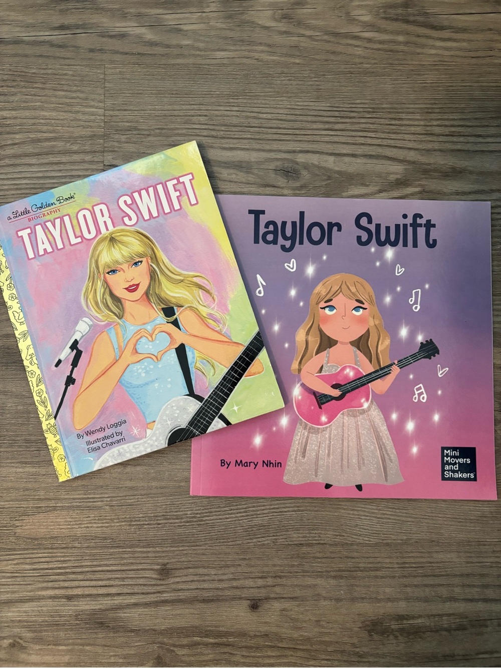 Scholastic Taylor Swift Books / 4 pack